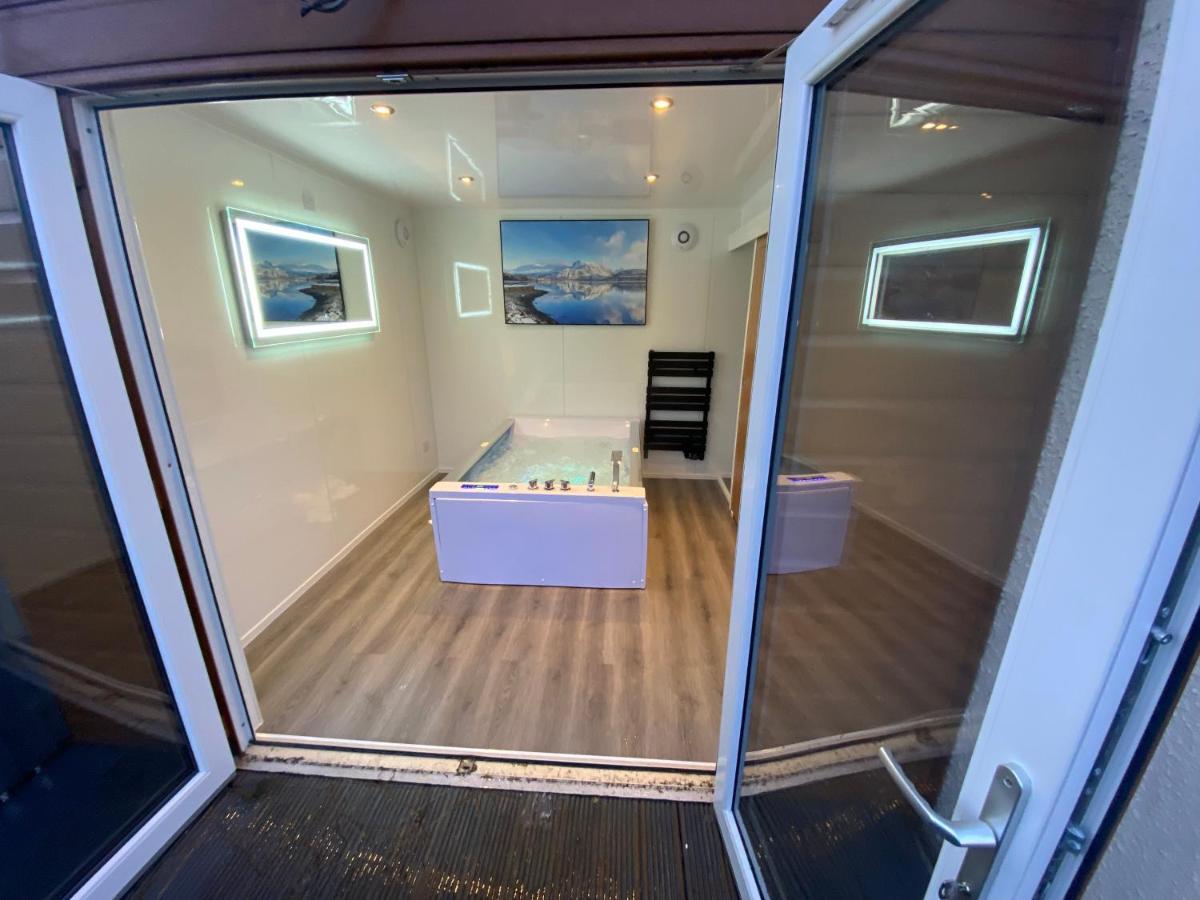 Highland Stays - Ben View Room & Jacuzzi Bath Fort William Ngoại thất bức ảnh