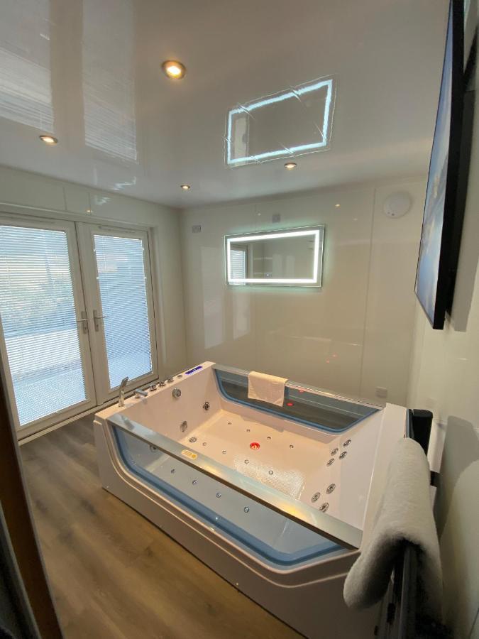 Highland Stays - Ben View Room & Jacuzzi Bath Fort William Ngoại thất bức ảnh